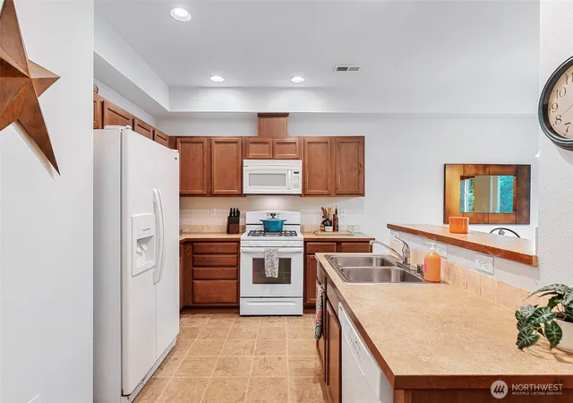 Photo 4 of Sale Pending at 130 NE Miramar Cir, Bremerton, WA 98311 | MLS# NWM2565743 | Listing updated on 2026-09-25