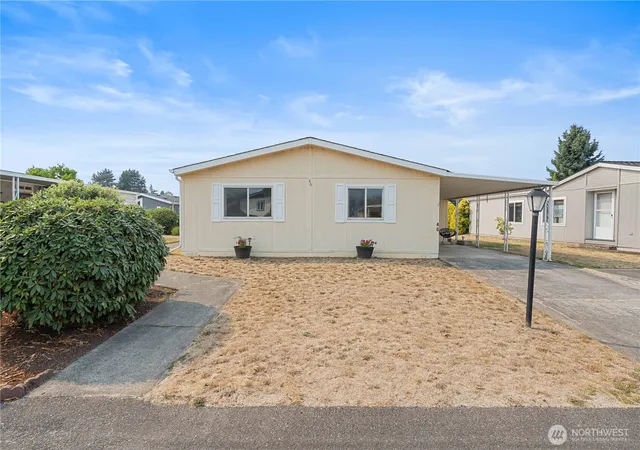 Photo 3 of Manufactured home for sale at 836 Harman Way S #46, Orting, WA 98360 | MLS# NWM2565756 | Listing updated on 2026-09-23