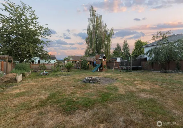 Photo 2 of Contingent at 189 Park Pl Mnr, Buckley, WA 98321 | MLS# NWM2565788 | Listing updated on 2026-09-23