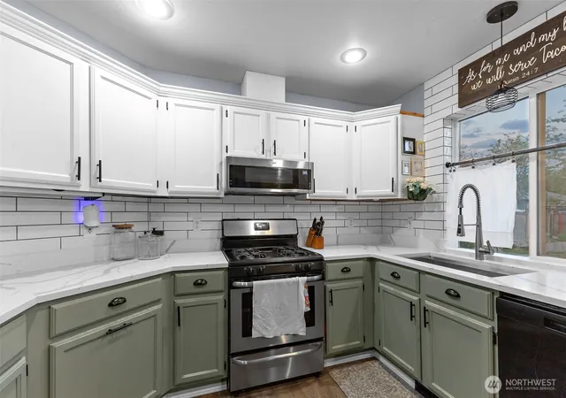 Photo 3 of Contingent at 189 Park Pl Mnr, Buckley, WA 98321 | MLS# NWM2565788 | Listing updated on 2026-09-23
