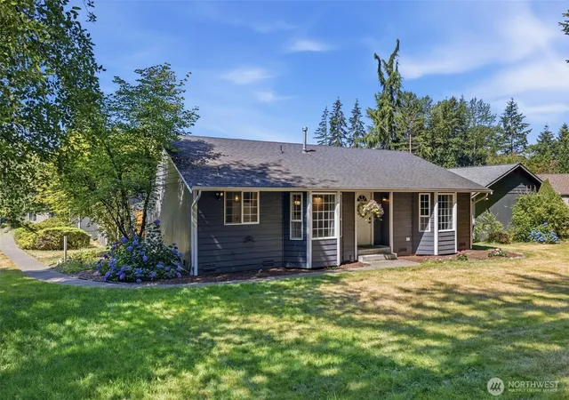 Photo 2 of Single family home for sale at 1425 128th Drive Ne, Lake Stevens, WA 98258 | MLS# NWM2565802 | Listing updated on 2026-09-30