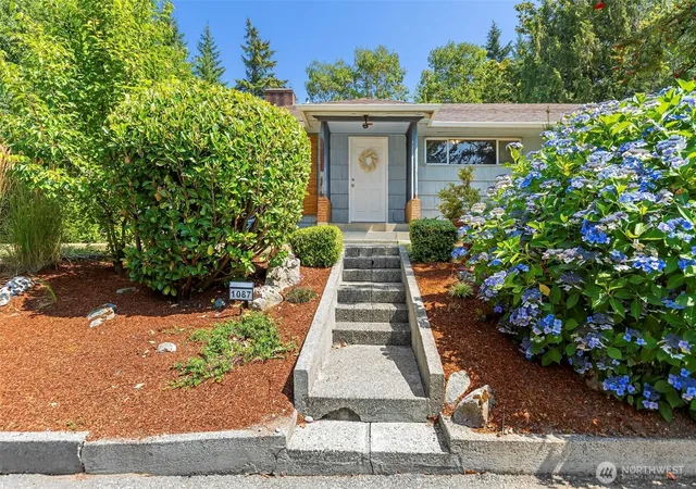 Photo 3 of Sale Pending at 1087 Baby Doll Rd E, Port Orchard, WA 98366 | MLS# NWM2565807 | Listing updated on 2026-09-25
