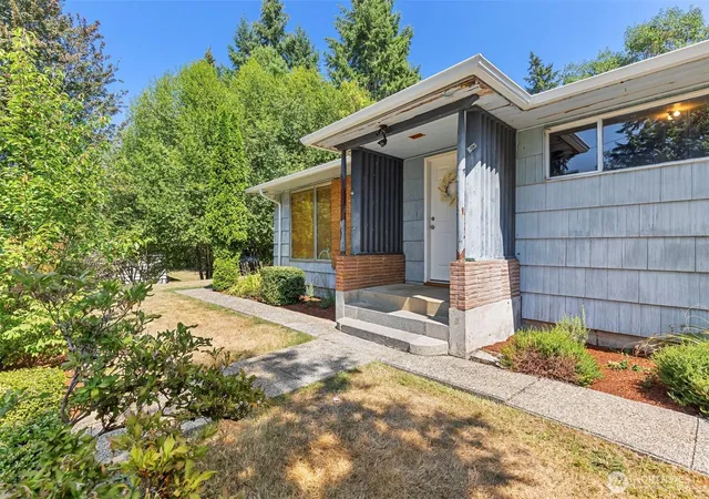 Photo 3 of Sale Pending at 1087 Baby Doll Rd E, Port Orchard, WA 98366 | MLS# NWM2565807 | Listing updated on 2026-09-25