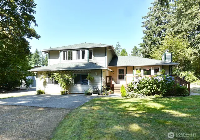 Photo 2 of Single family home for sale at 22526 Southeast 187th St, Maple Valley, WA 98038 | MLS# NWM2565808 | Listing updated on 2026-10-01