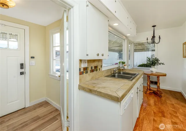 Photo 3 of Single family home for sale at 432 E Front St, Port Angeles, WA 98362 | MLS# NWM2565835 | Listing updated on 2026-09-23