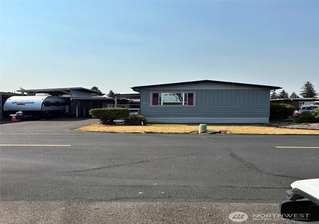 Photo 2 of Manufactured home for sale at 1313 Harrison Ave #77, Centralia, WA 98531 | MLS# NWM2565849 | Listing updated on 2026-09-24