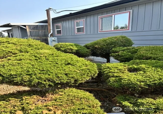 Photo 3 of Manufactured home for sale at 1313 Harrison Ave #77, Centralia, WA 98531 | MLS# NWM2565849 | Listing updated on 2026-09-24