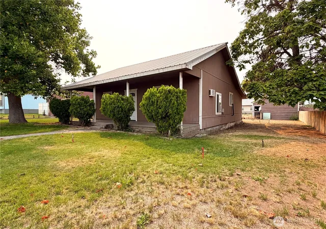Photo 3 of Single family home for sale at 213 Bridge St S, Brewster, WA 98812 | MLS# NWM2565856 | Listing updated on 2026-09-28