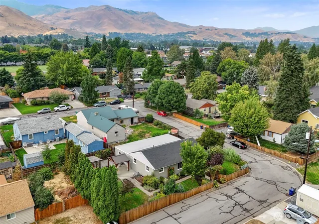 Photo 1 of Sale Pending at 15 Martin Pl, Wenatchee, WA 98801 | MLS# NWM2565866 | Listing updated on 2026-09-25
