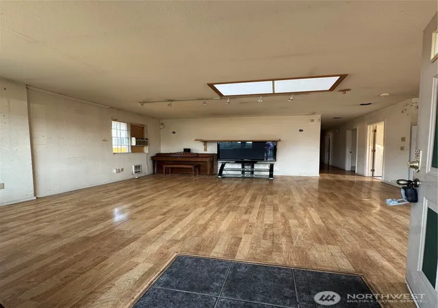 Photo 3 of Sale Pending at 5712 S Augusta St, Seattle, WA 98178 | MLS# NWM2565870 | Listing updated on 2026-09-28