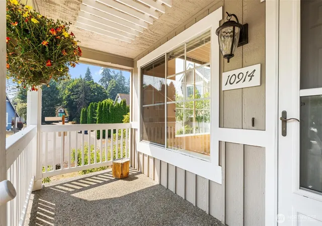 Photo 1 of Single family home for sale at 10914 SE 169th Place, Renton, WA 98055 | MLS# NWM2565874 | Listing updated on 2026-09-23