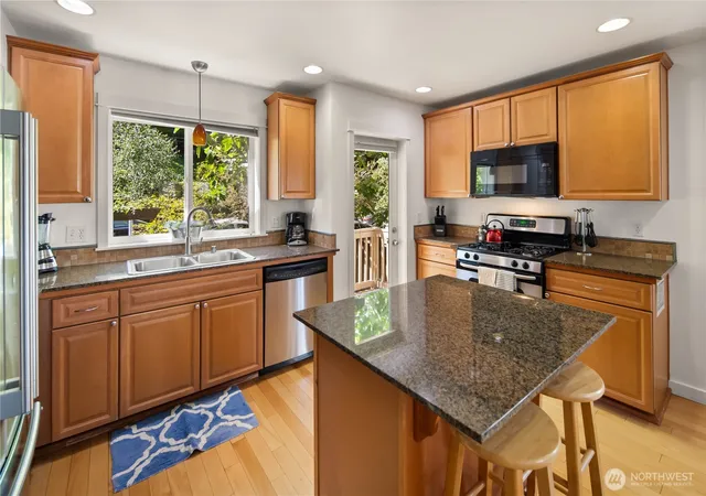 Photo 3 of Townhouse for sale at 226 B 26th Ave E, Seattle, WA 98112 | MLS# NWM2565890 | Listing updated on 2026-09-23