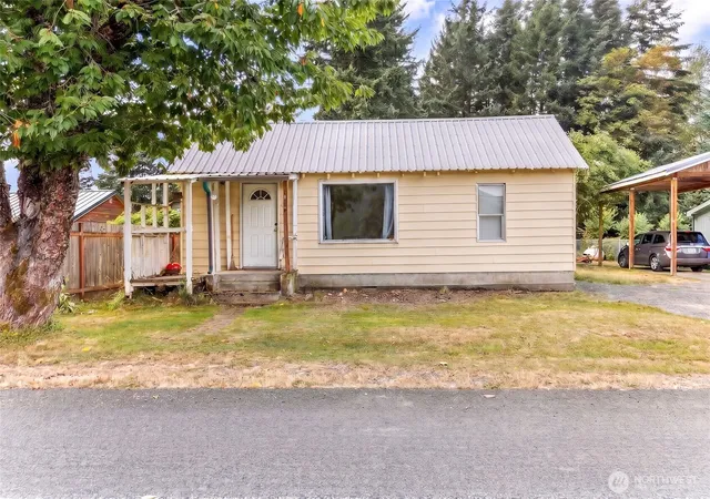 Photo 1 of Single family home for sale at 143 Smith Rd, Packwood, WA 98361 | MLS# NWM2565891 | Listing updated on 2026-09-23