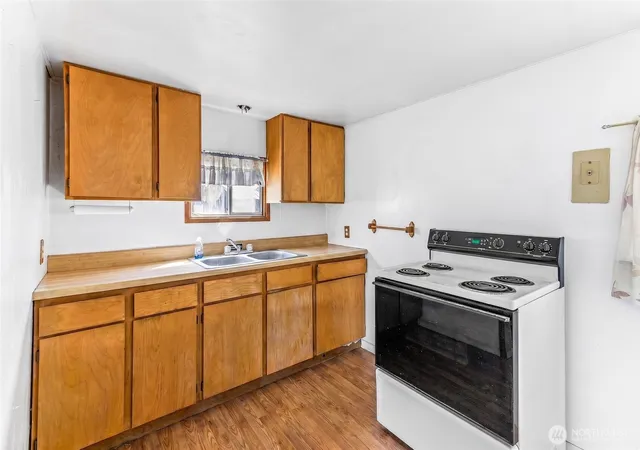 Photo 4 of Single family home for sale at 143 Smith Rd, Packwood, WA 98361 | MLS# NWM2565891 | Listing updated on 2026-09-23