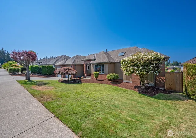 Photo 2 of Single family home for sale at 29917 1st Place S, Federal Way, WA 98003 | MLS# NWM2565923 | Listing updated on 2026-09-29