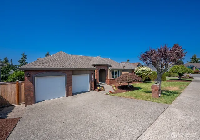 Photo 3 of Single family home for sale at 29917 1st Place S, Federal Way, WA 98003 | MLS# NWM2565923 | Listing updated on 2026-09-29