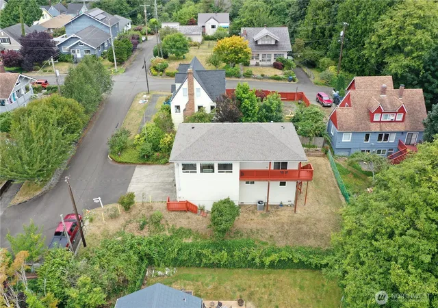 Photo 2 of Single family home for sale at 910 N Thornton, Aberdeen, WA 98520 | MLS# NWM2565925 | Listing updated on 2026-09-29
