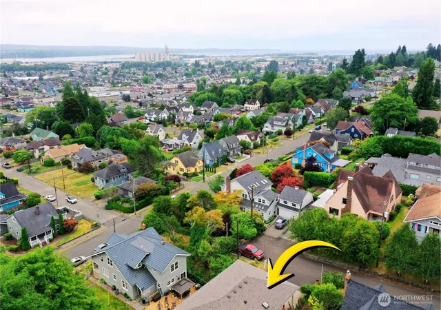 Photo 3 of Single family home for sale at 910 N Thornton, Aberdeen, WA 98520 | MLS# NWM2565925 | Listing updated on 2026-09-29