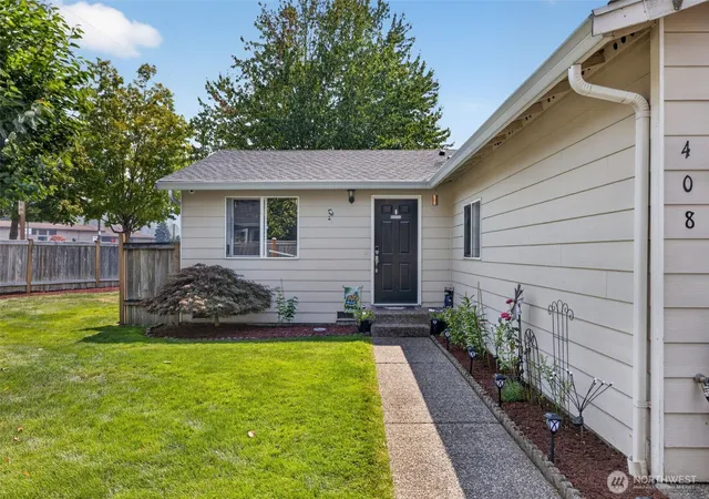 Photo 3 of Sale Pending at 408 Amberwood Cir, Sultan, WA 98294 | MLS# NWM2565959 | Listing updated on 2026-09-21
