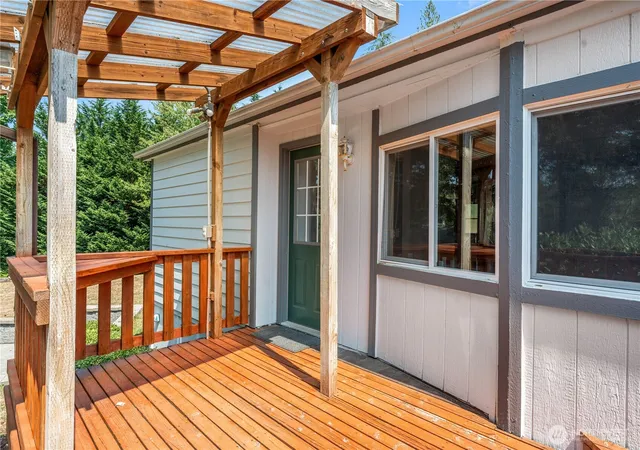 Photo 3 of Manufactured home for sale at 10110 Olalla Valley Rd SE, Olalla, WA 98359 | MLS# NWM2565985 | Listing updated on 2026-09-23