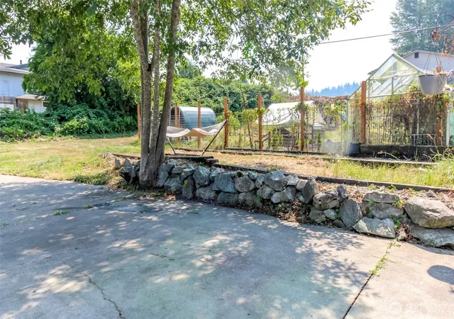 Photo 4 of Single family home for sale at 306 SW 1st Street, South Prairie, WA 98385 | MLS# NWM2566027 | Listing updated on 2026-09-29
