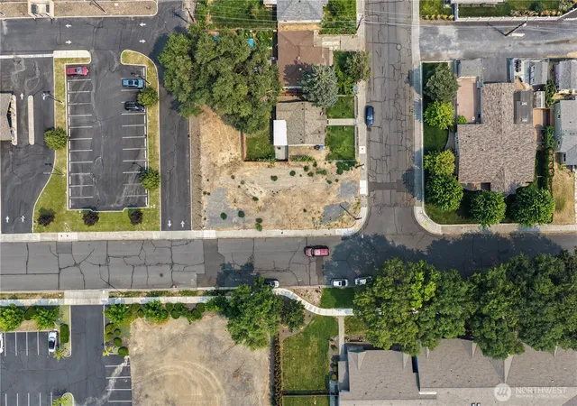 Photo 2 of Land for sale at 402 E Walnut Ave, Moses Lake, WA 98837 | MLS# NWM2566038 | Listing updated on 2026-10-03