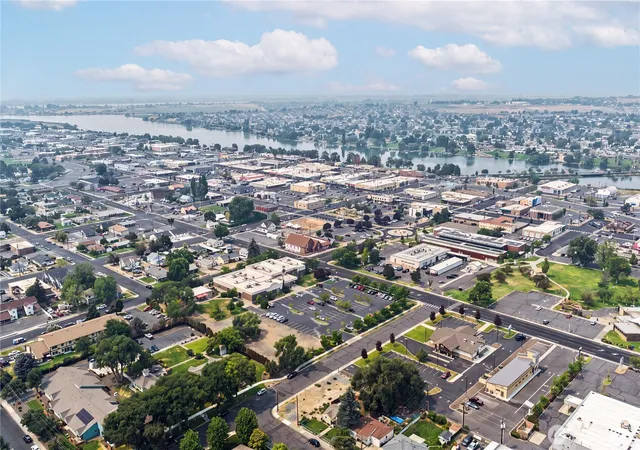 Photo 4 of Land for sale at 402 E Walnut Ave, Moses Lake, WA 98837 | MLS# NWM2566038 | Listing updated on 2026-10-03