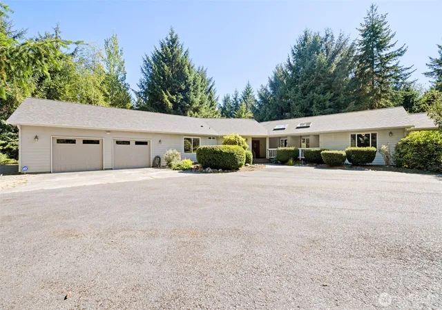 Photo 1 of Single family home for sale at 175 Alderview Dr, Port Angeles, WA 98362 | MLS# NWM2566042 | Listing updated on 2026-09-23