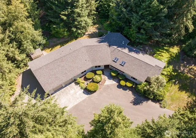 Photo 2 of Single family home for sale at 175 Alderview Dr, Port Angeles, WA 98362 | MLS# NWM2566042 | Listing updated on 2026-09-23