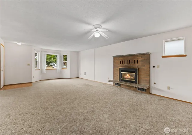 Photo 4 of Single family home for sale at 825 Livingston Bay Shore Dr, Camano Island, WA 98282 | MLS# NWM2566043 | Listing updated on 2026-09-23