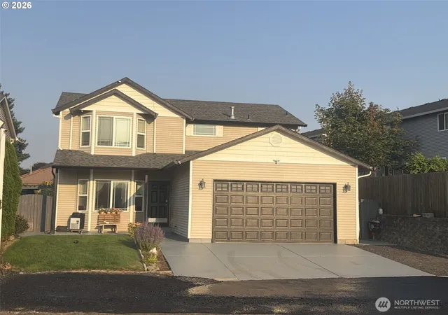 Single family home for sale at 3709 NE 98th Street, Vancouver, WA 98665 | MLS# NWM2566051