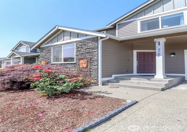 Photo 3 of Single family home for sale at 2707 179th Street E, Tacoma, WA 98445 | MLS# NWM2566096 | Listing updated on 2026-09-28