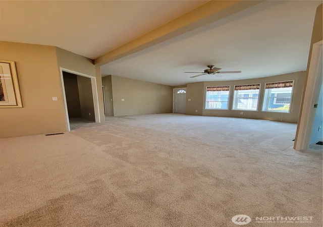 Photo 3 of Manufactured home for sale at 14727 43rd Avenue Ne #102, Marysville, WA 98271 | MLS# NWM2566102 | Listing updated on 2026-09-23