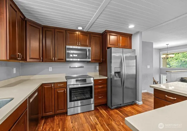 Photo 3 of Single family home for sale at 10429 34th Drive SE, Everett, WA 98208 | MLS# NWM2566125 | Listing updated on 2026-09-23
