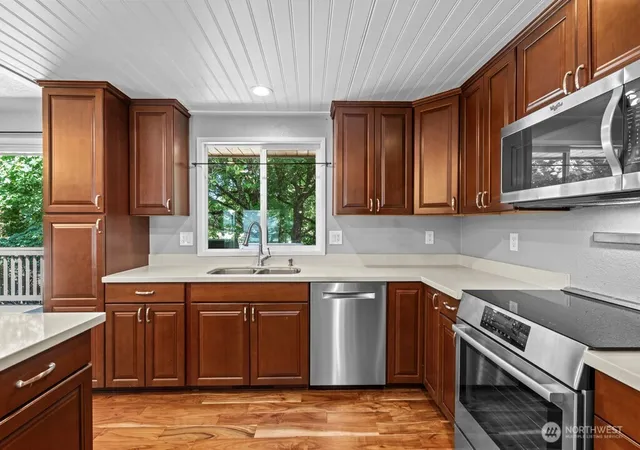 Photo 4 of Single family home for sale at 10429 34th Drive SE, Everett, WA 98208 | MLS# NWM2566125 | Listing updated on 2026-09-23