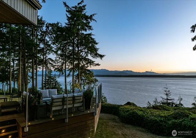 Photo 2 of Sale Pending at 3156 Smugglers Cvs Rd, Greenbank, WA 98253 | MLS# NWM2566128 | Listing updated on 2026-09-25