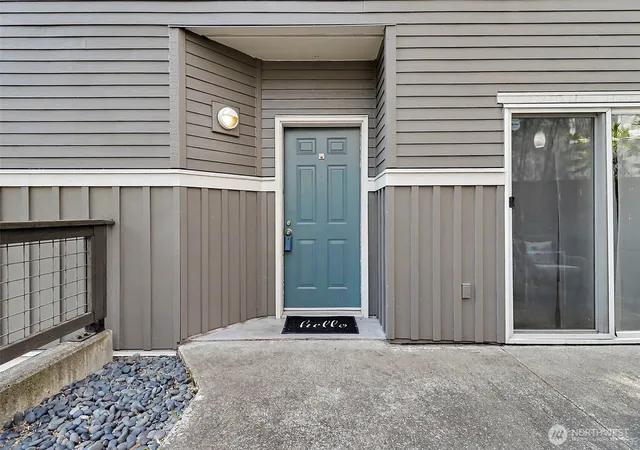 Photo 4 of Townhouse for sale at 1551 Cherrylane Ave S #1551, Seattle, WA 98144 | MLS# NWM2566157 | Listing updated on 2026-09-27