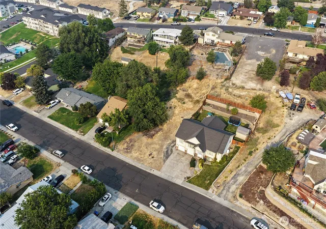 Photo 3 of Land for sale at 923 S Garden Dr, Moses Lake, WA 98837 | MLS# NWM2566175 | Listing updated on 2026-10-03