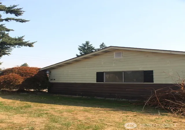 Photo 3 of Single family home for sale at 214 South 52nd St, Tacoma, WA 98408 | MLS# NWM2566198 | Listing updated on 2026-09-25