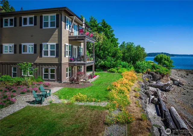 Photo 3 of Condo for sale at 9551 Ne S Beach Dr #1A, Bainbridge Island, WA 98110 | MLS# NWM2566199 | Listing updated on 2026-09-23
