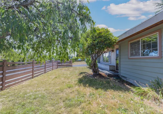 Photo 3 of Single family home for sale at 24325 16th Avenue S, Des Moines, WA 98198 | MLS# NWM2566208 | Listing updated on 2026-09-23