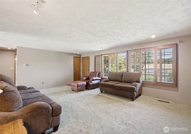 Photo 4 of Single family home for sale at 24325 16th Avenue S, Des Moines, WA 98198 | MLS# NWM2566208 | Listing updated on 2026-09-23