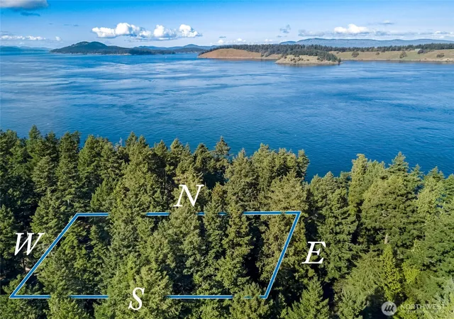 Photo 3 of Single family home for sale at 184 Brooks Ln, Friday Harbor, WA 98250 | MLS# NWM2566226 | Listing updated on 2026-09-23