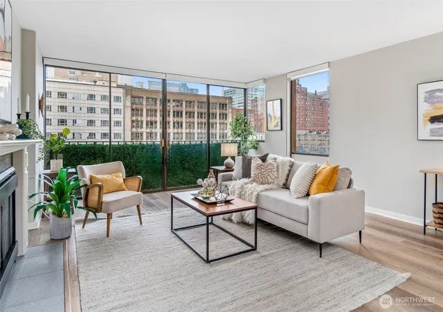 Photo 3 of Condo for sale at 1120 8th Avenue #904, Seattle, WA 98101 | MLS# NWM2566229 | Listing updated on 2026-09-23