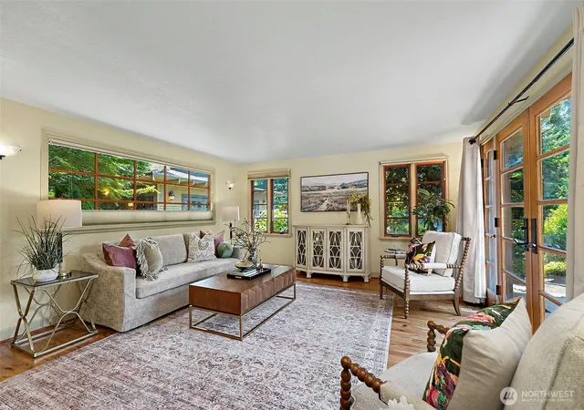 Photo 4 of Single family home for sale at 12838 NE 73rd Street, Kirkland, WA 98033 | MLS# NWM2566231 | Listing updated on 2026-10-30