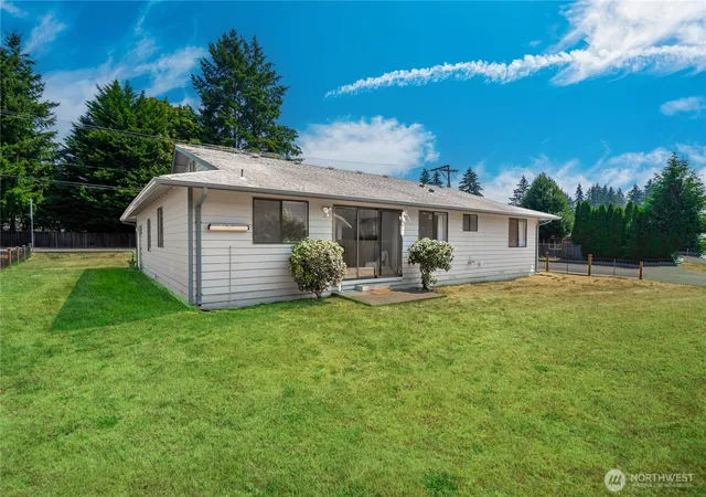 Photo 2 of Sale Pending at 1901 Union Ave Ne, Renton, WA 98059 | MLS# NWM2566279 | Listing updated on 2026-09-24