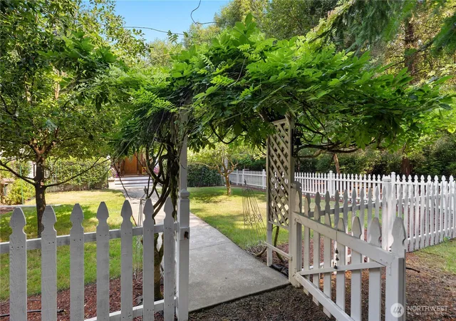 Photo 3 of Single family home for sale at 351 E Island Shrs Rd, Shelton, WA 98584 | MLS# NWM2566290 | Listing updated on 2026-09-23