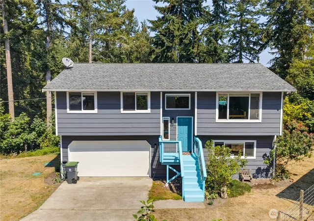 Photo 1 of Single family home for sale at 8103 Hawaii Lane, Clinton, WA 98236 | MLS# NWM2566291 | Listing updated on 2026-09-29