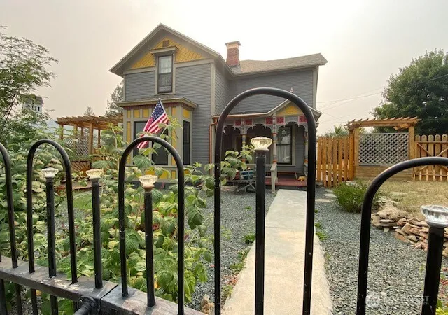 Photo 2 of Single family home for sale at 645 S Kauffman St, Republic, WA 99166 | MLS# NWM2566319 | Listing updated on 2026-09-23