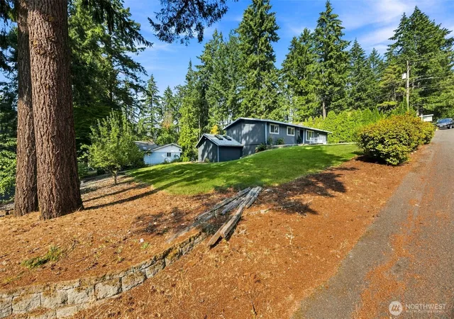 Photo 3 of Single family home for sale at 6811 82nd Street SW, Lakewood, WA 98499 | MLS# NWM2566325 | Listing updated on 2026-09-22